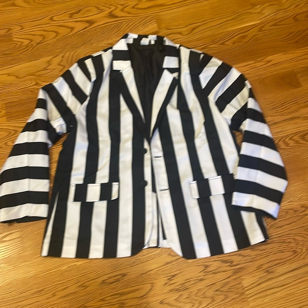 Beetle Juice CosPlay Jacket XXLg Gently Loved 100% polyester (c)